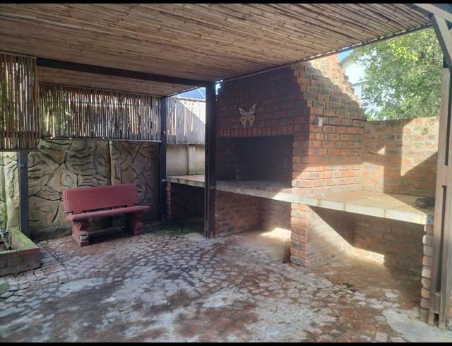 4 BEDROOM HOUSE FOR SALE IN STILBAAI WES